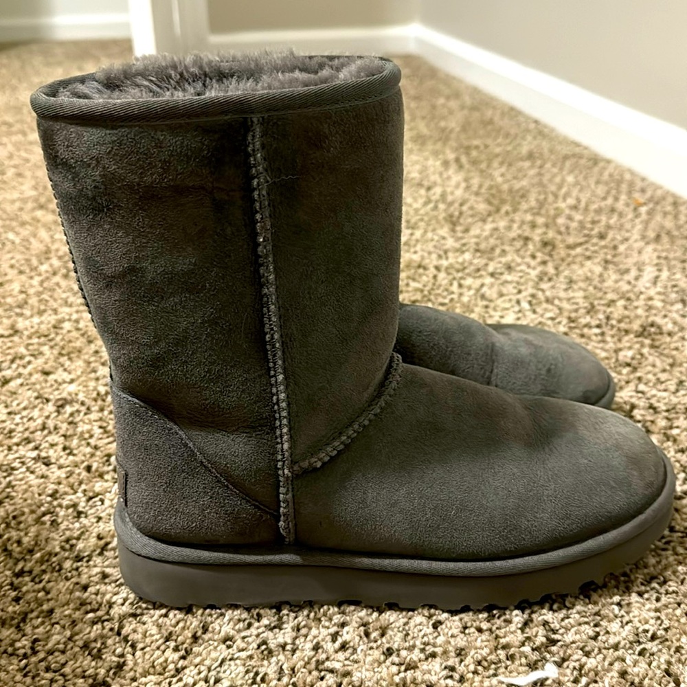 Unlisted grey uggs